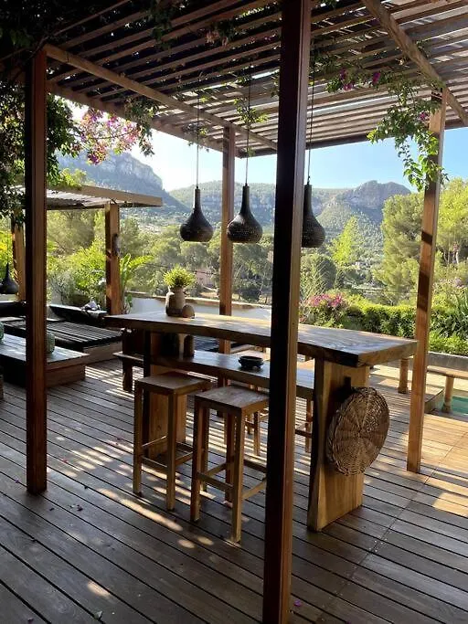 Villa Java Cassis 0*,
