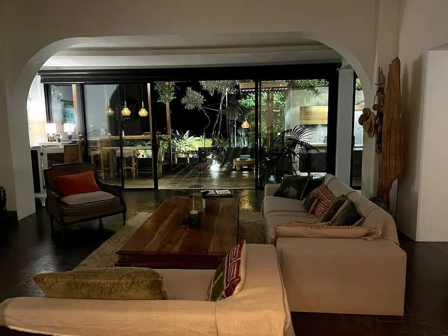 Villa Java Cassis 0*,