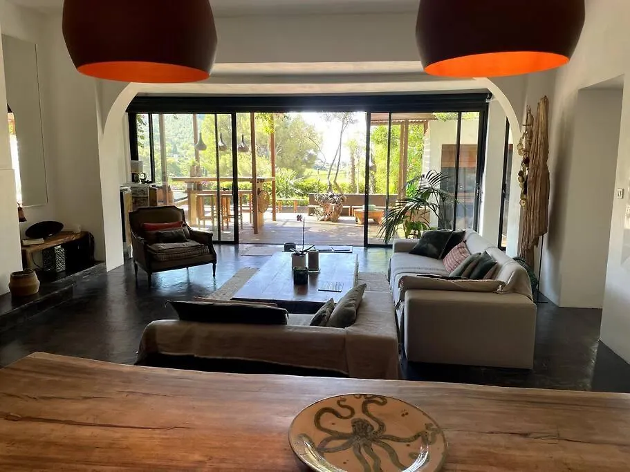 Villa Java Cassis 0*,